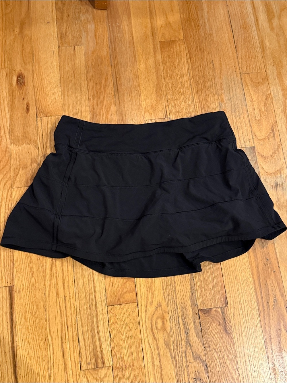 Lululemon sz 6 Pace Rival Black Active skirt  Skort tennis great condition - Picture 2 of 7